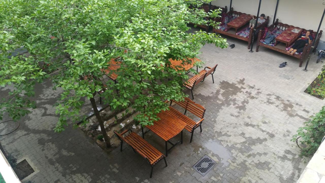 Gulnara Guesthouse Tachkent Extérieur photo