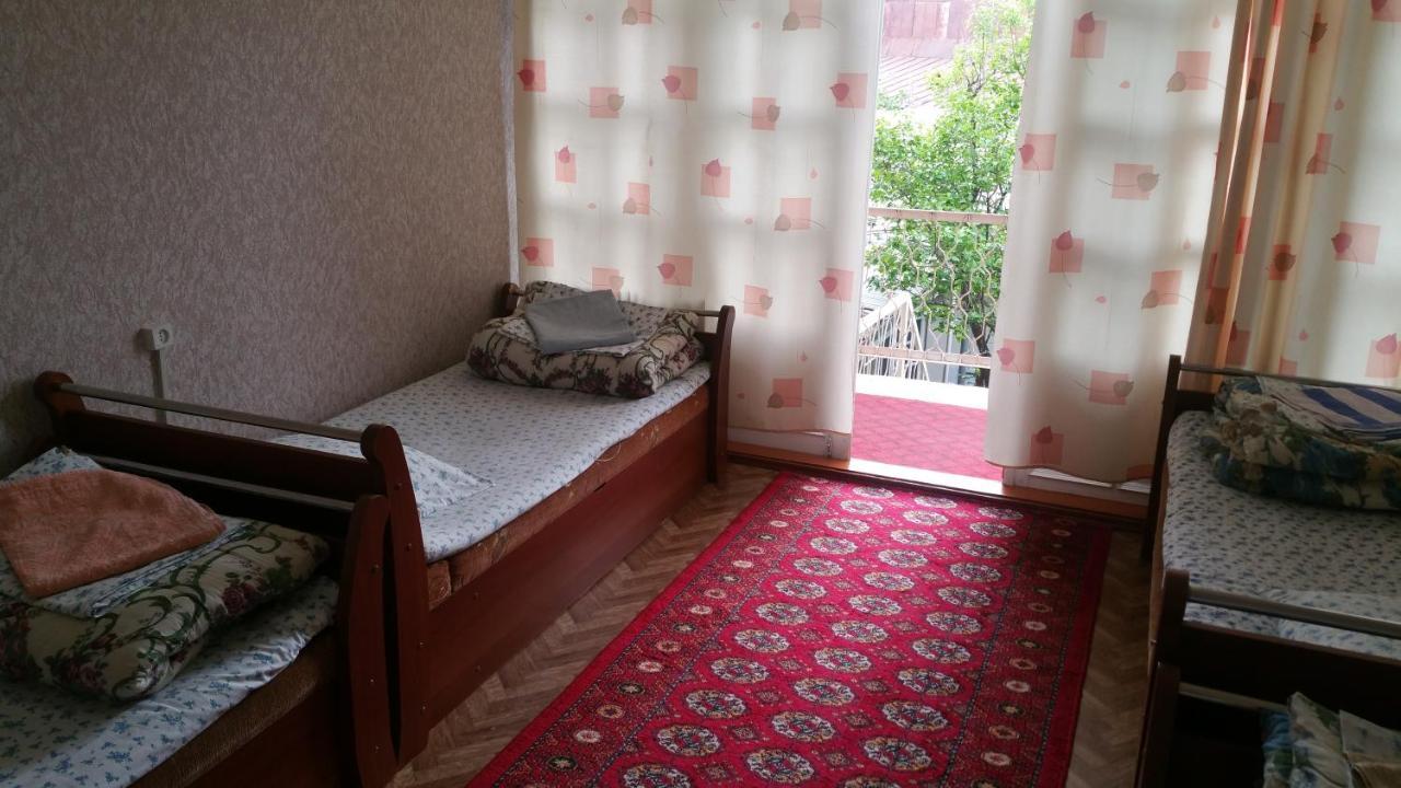 Gulnara Guesthouse Tachkent Extérieur photo