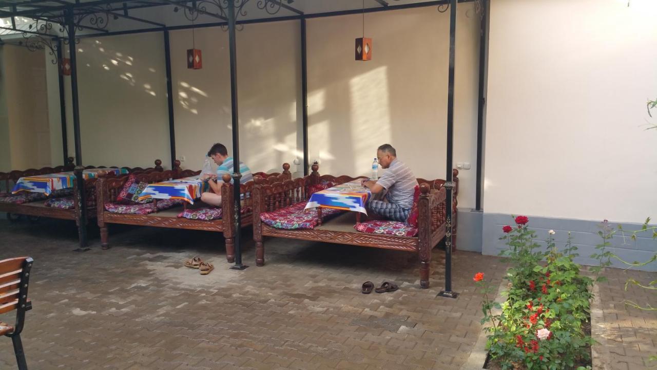 Gulnara Guesthouse Tachkent Extérieur photo