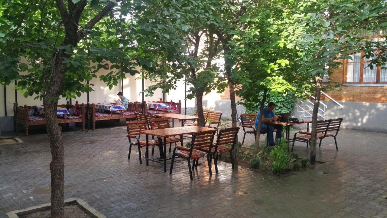 Gulnara Guesthouse Tachkent Extérieur photo